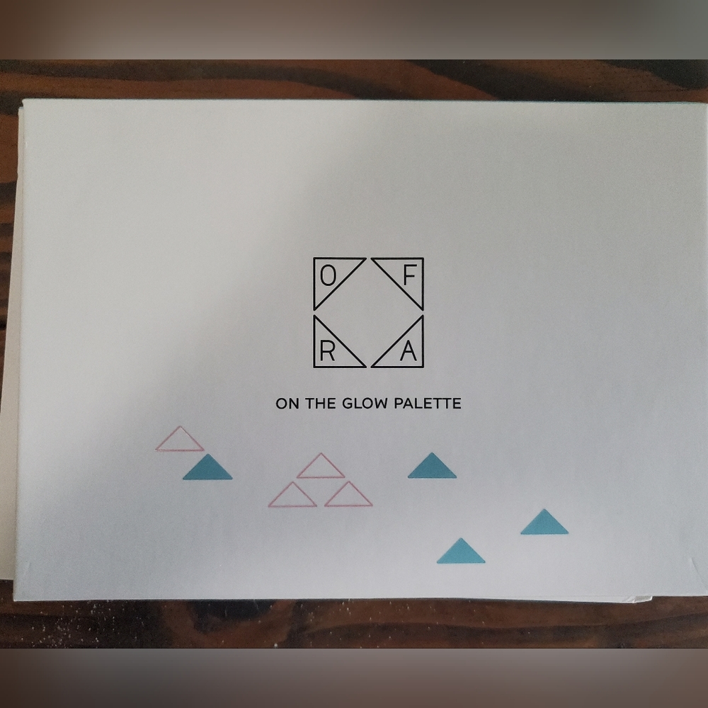 ORFA COSMETICS On the Glow Professional Palette